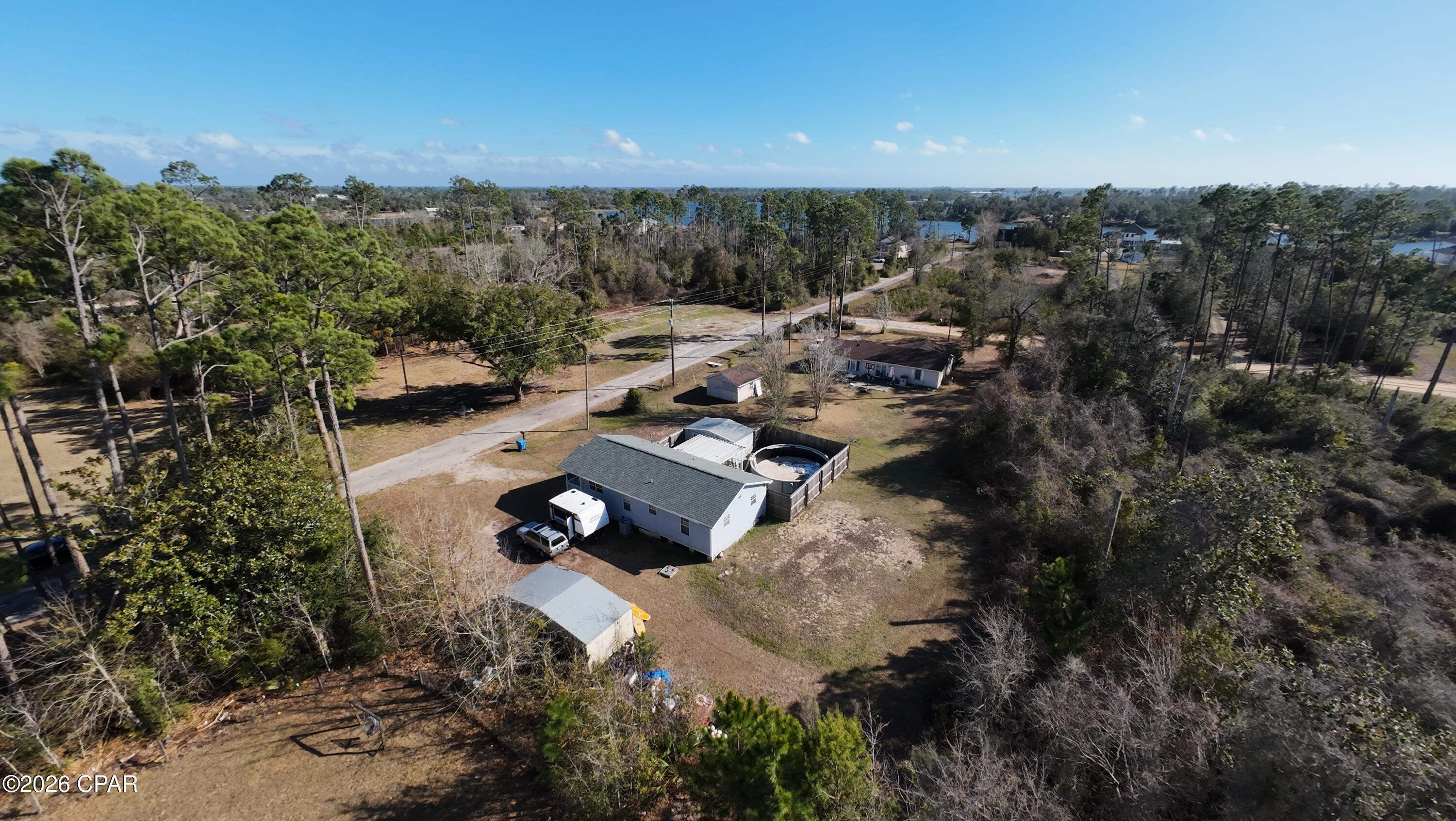 Image 4: 2 Sheds and Plenty of yard space