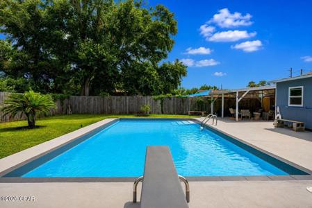 3114 W 20th Court