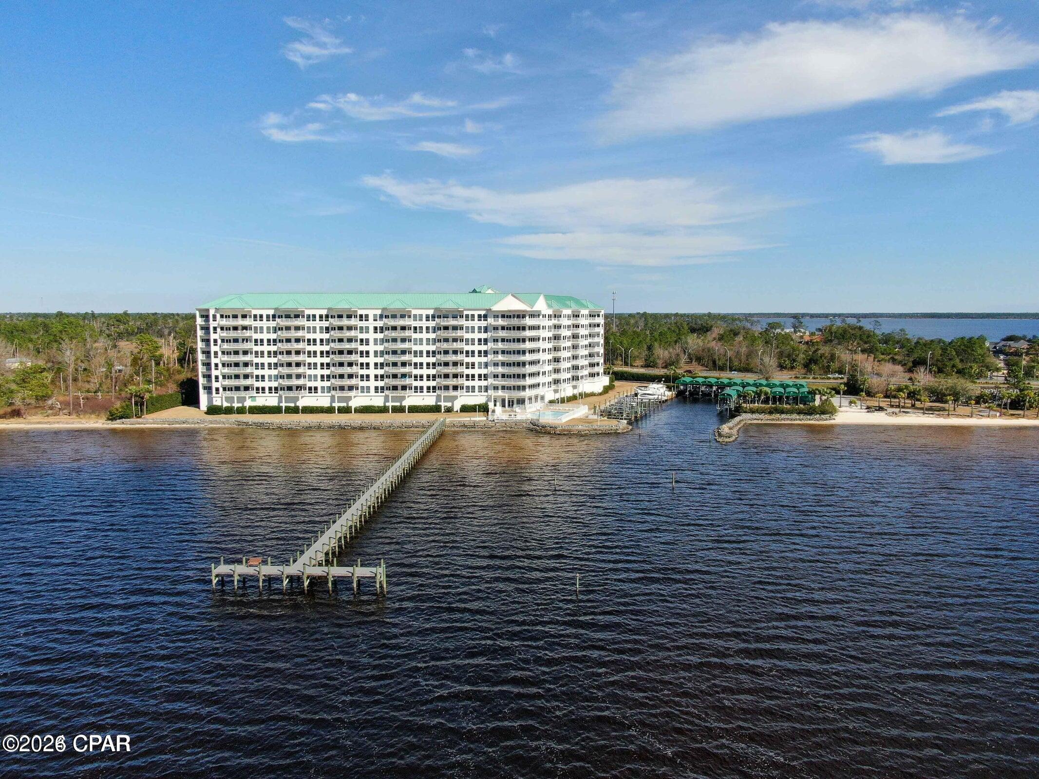 Image 2: Marina Bay Condo