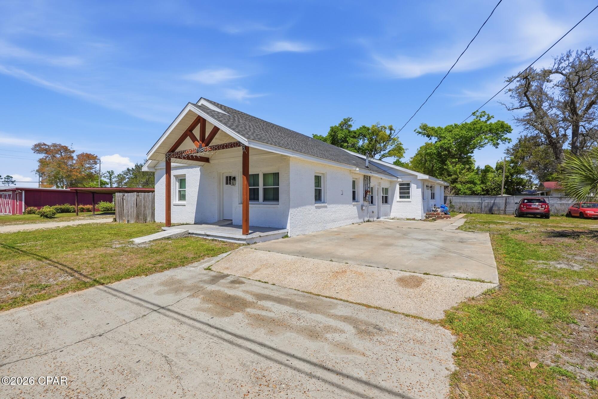 Image 2: 803 Oak Avenue