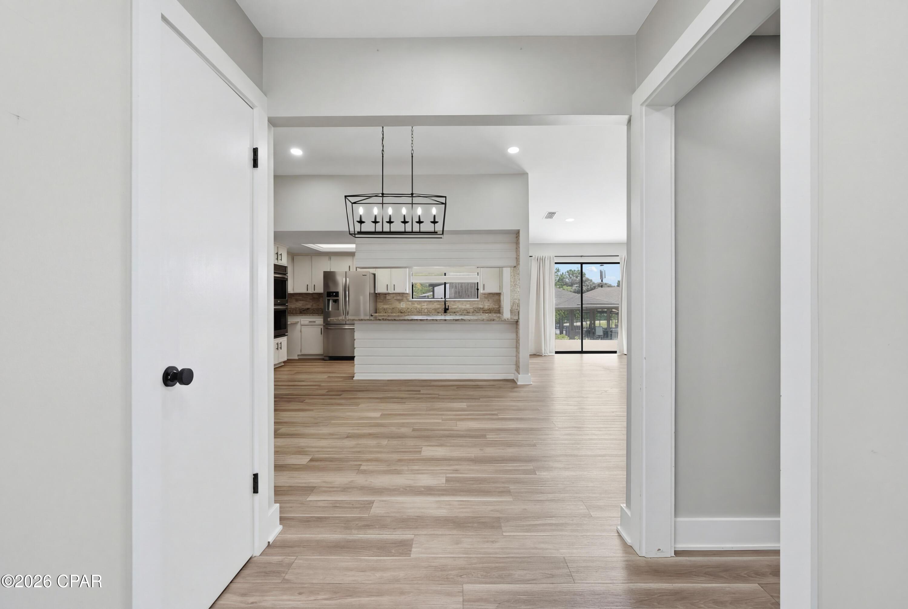 Image 4: Foyer