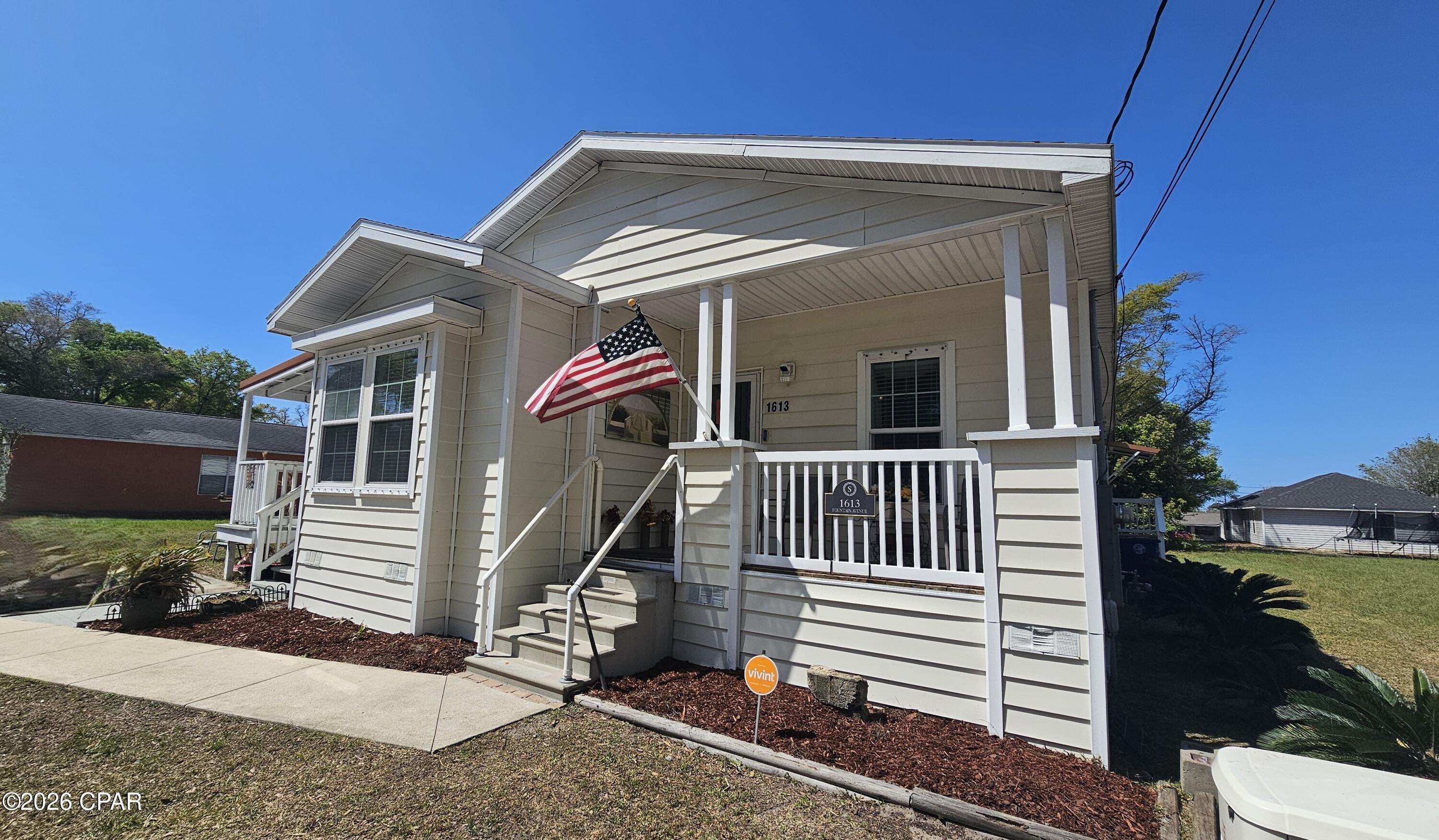 Image 2: 1613 Fountain Ave
