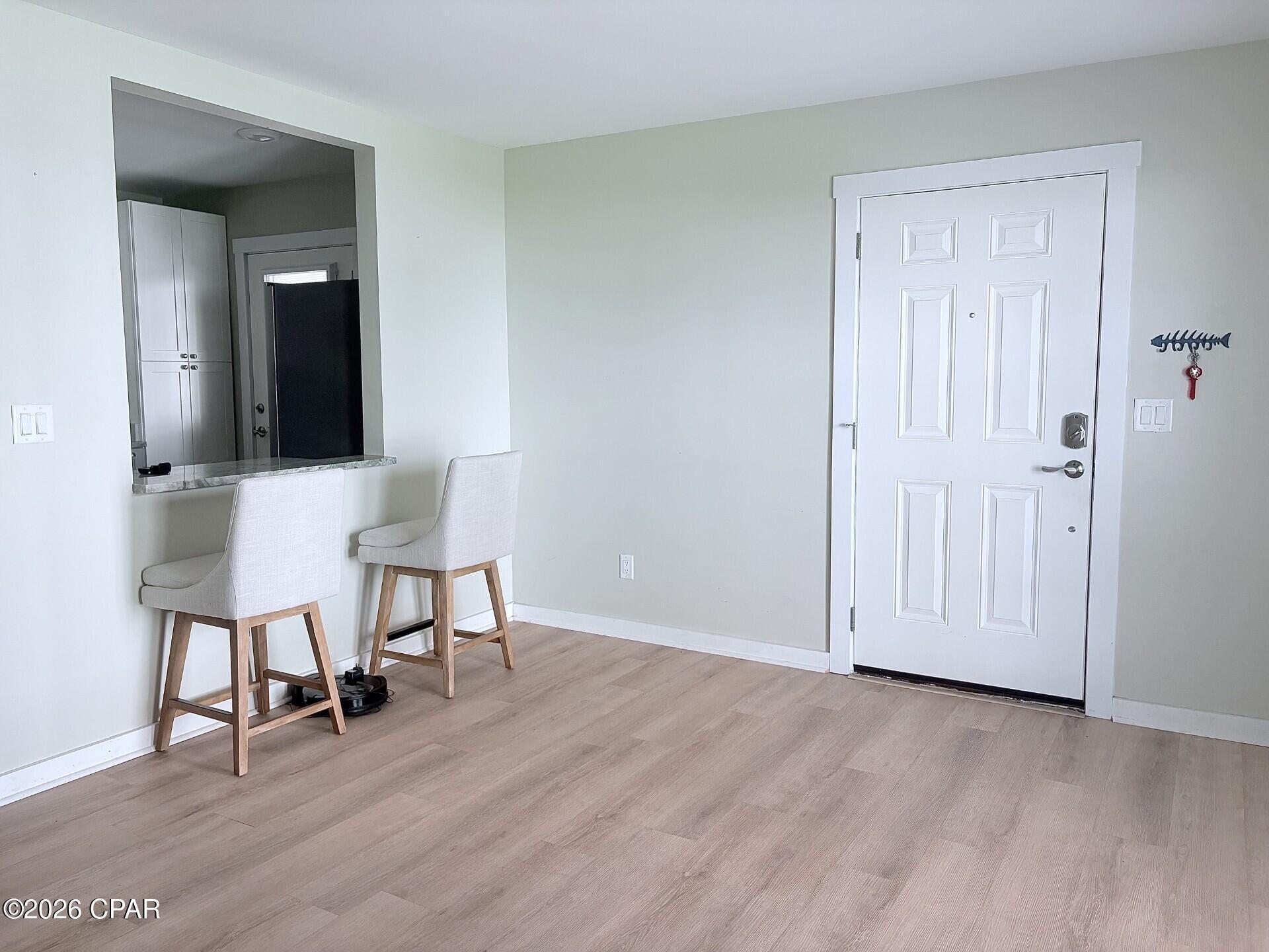 Image 4: Living Area