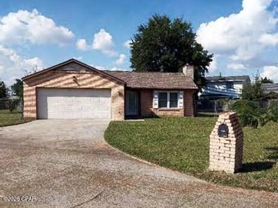 4043 Woodville Lane