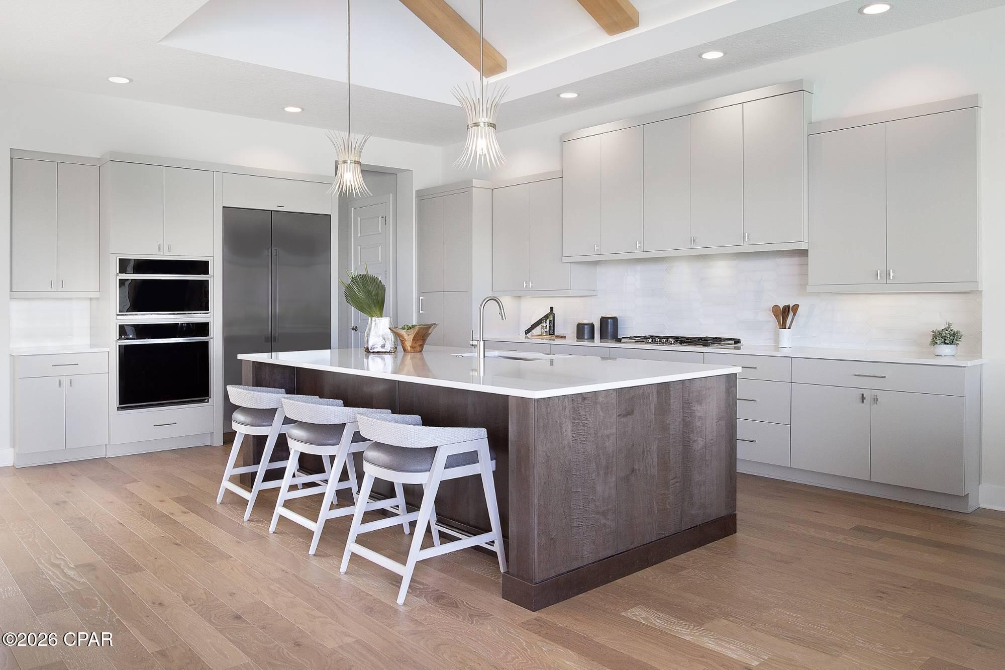 Image 4: Kitchen