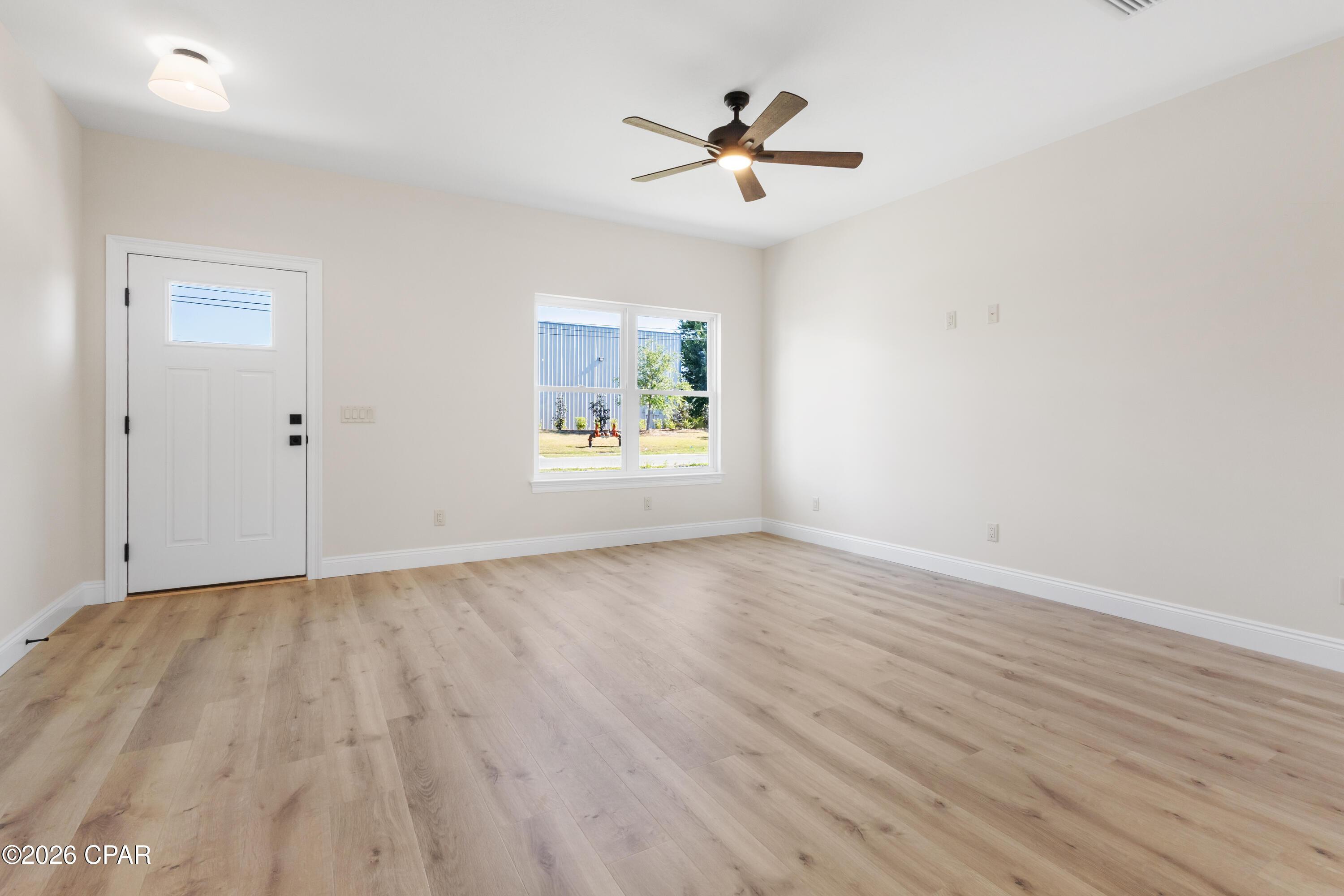 Image 3: 225 W 13th St PC (8)