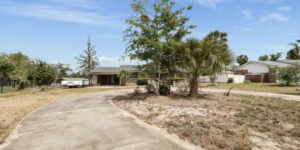 Image 4: 1803 E 9th Street