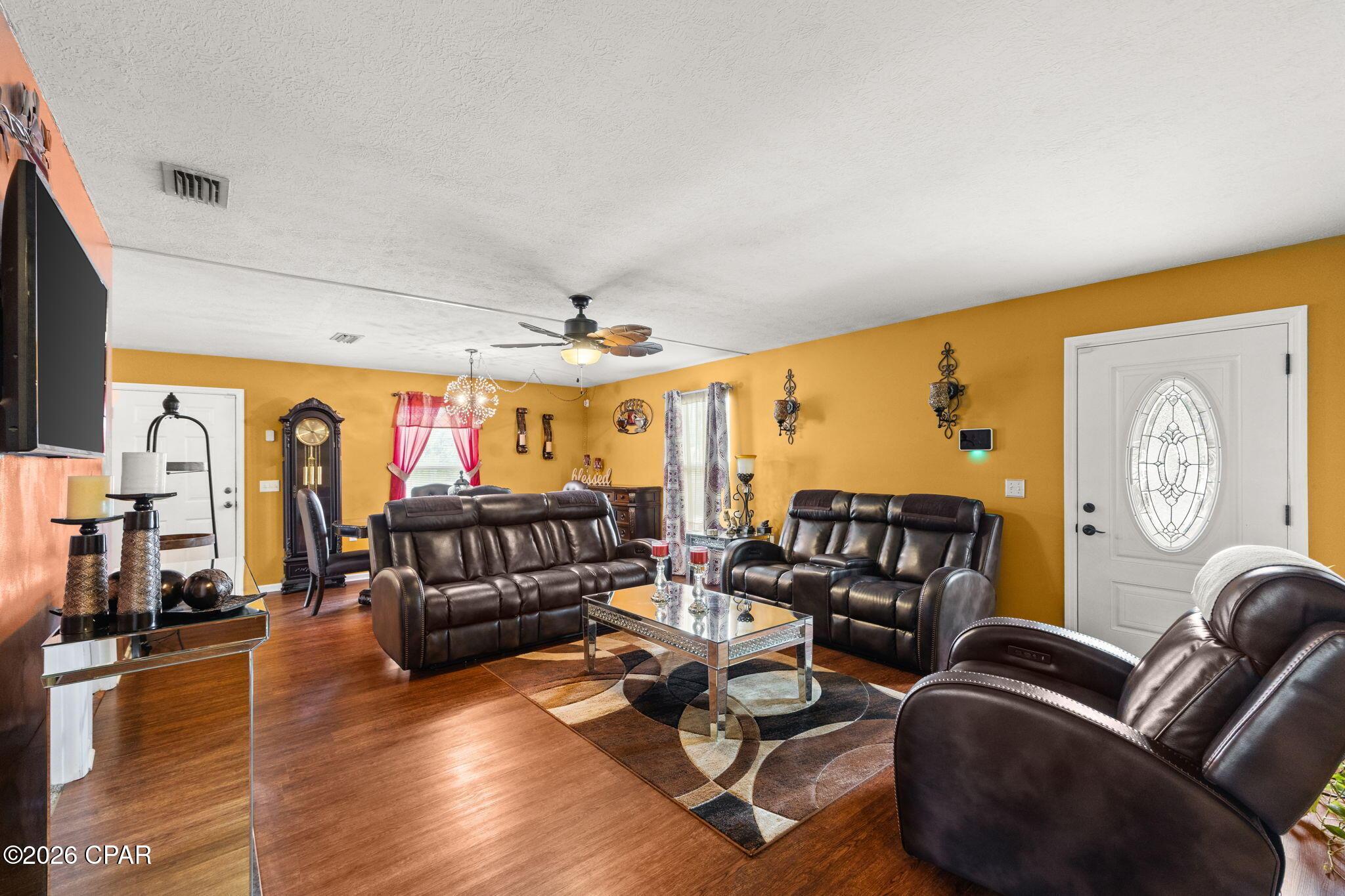 Image 4: 8-web-or-mls-PANHANDLE - 208 CLAIRE AVE