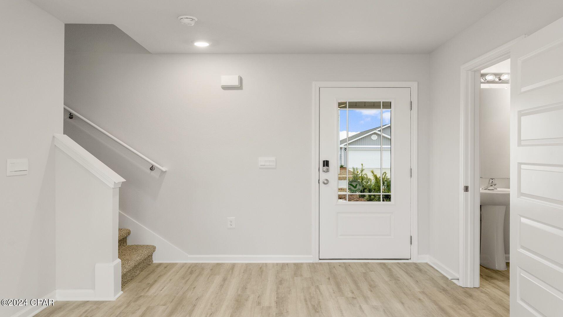 Image 4: 30-web-or-mls-liberty