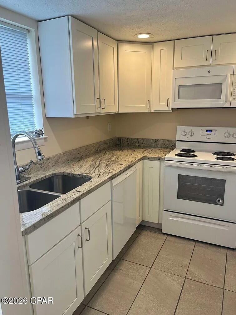 Image 4: 04_kitchen_main