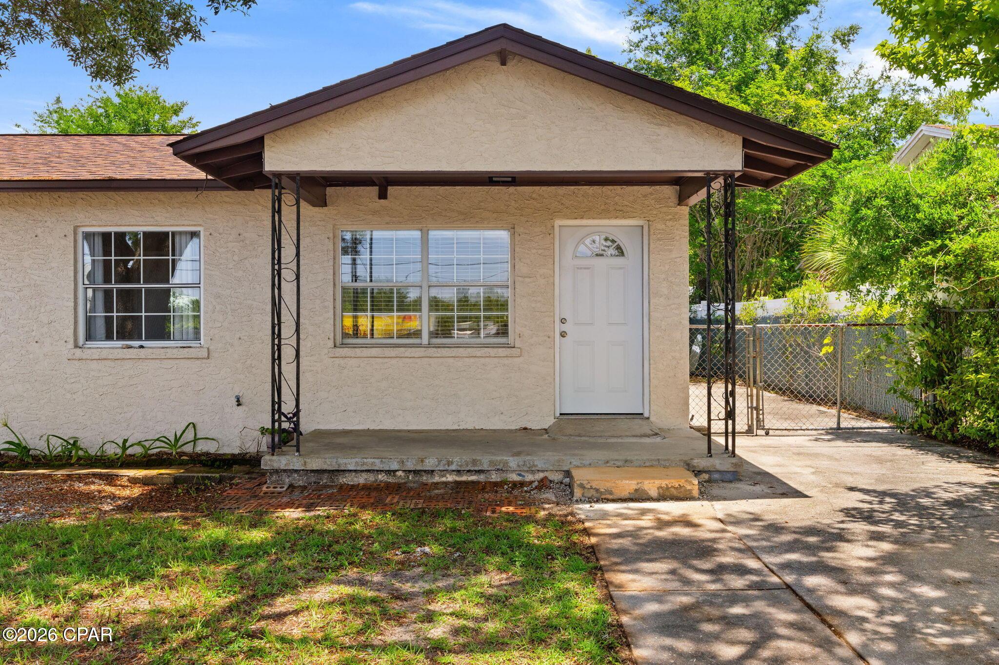 Image 3: 3-web-or-mls-PANHANDLE - 920 MULBERRY AV