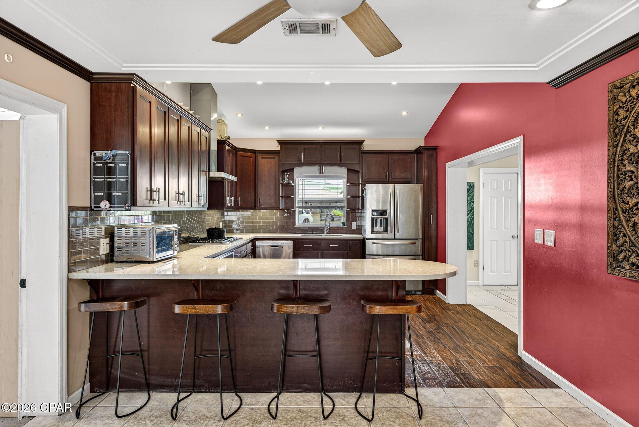 Image 4: Breakfast Bar