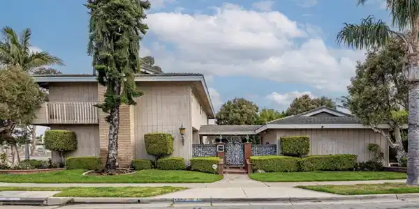 17188 Edgewater