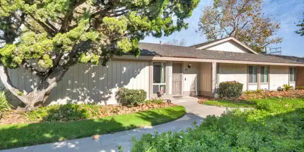 246 W Vineyard Avenue