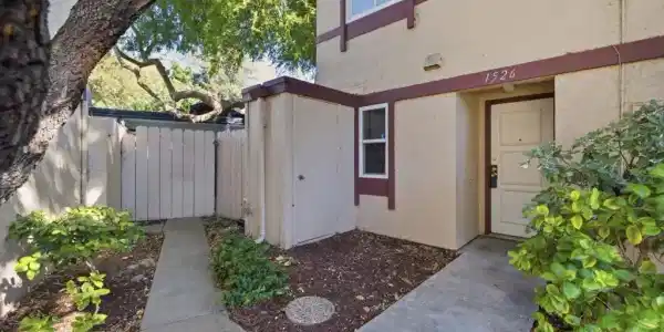 1526 Parkwood Pl