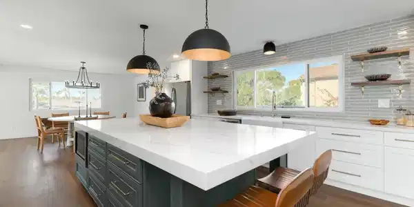 2904 Levante St
