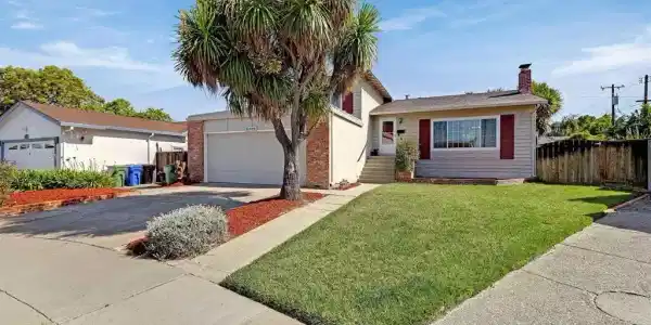 35924 Nicolet Court
