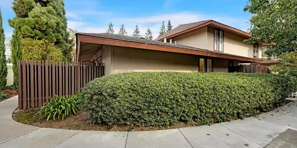 205 Red Oak Drive