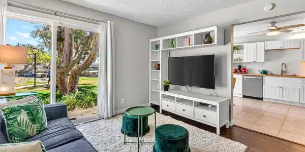 259 S Ventura Road