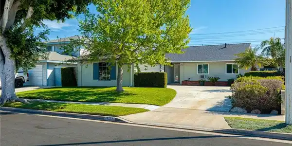 9704 Lark Circle