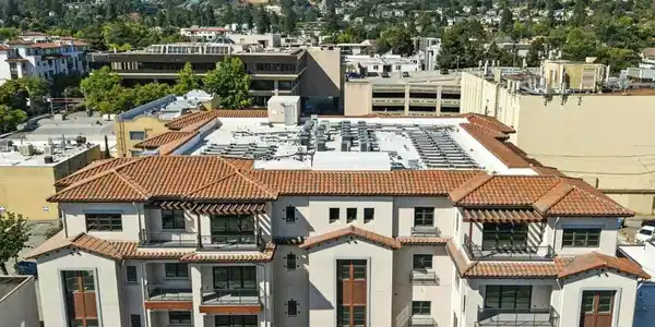 560 El Camino Real