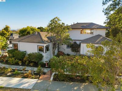 401 Colusa Ave