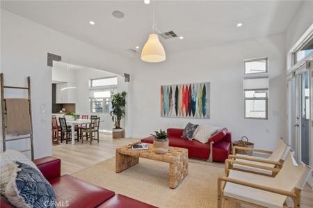 726 W 37th Street