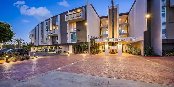 3050 Rue Dorleans