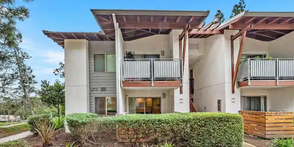1810 S El Camino Real