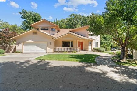 628 Stanley Ln