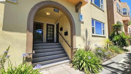 1901 Parker St
