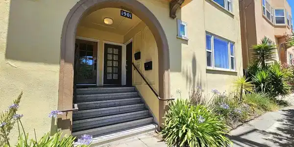 1901 Parker St