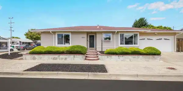 2053 Trafalgar ave