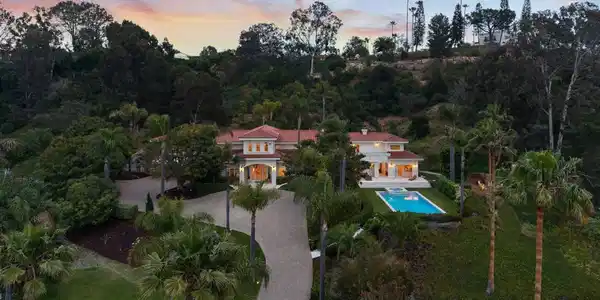 4540 Los Pinos