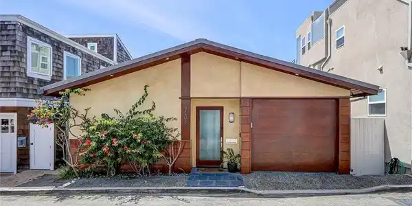 3205 Bayview Drive