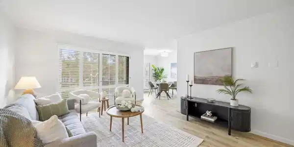 4 Commodore Drive