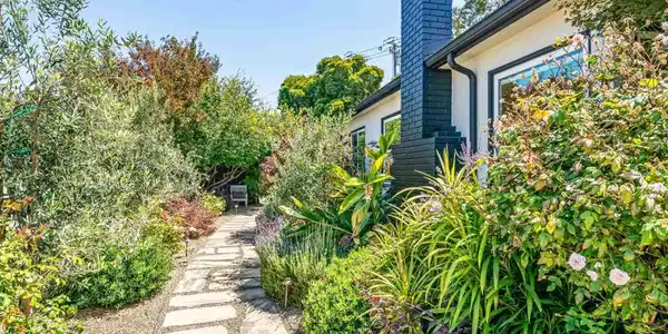 3229 Toyon Ter