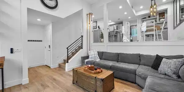 380 W Wilson