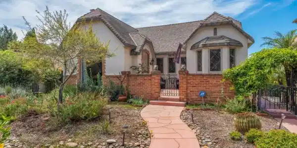 3576 Villa Terrace