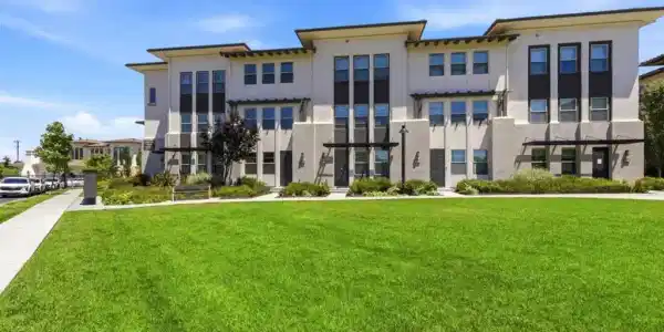 1010 Goldenstar Place