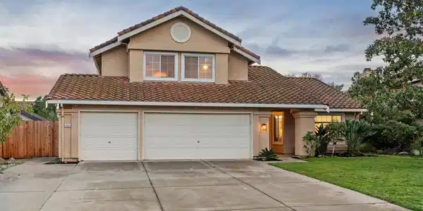 4544 La Vista Ct
