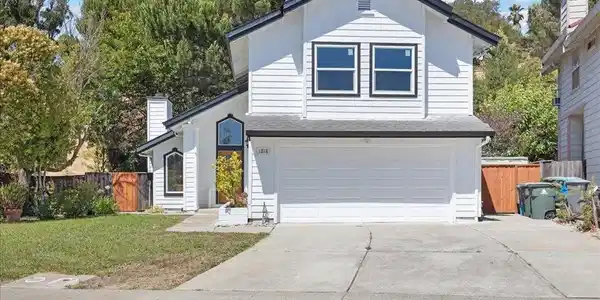 1218 Locust Dr