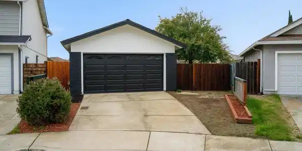 323 323 Filbert Ct