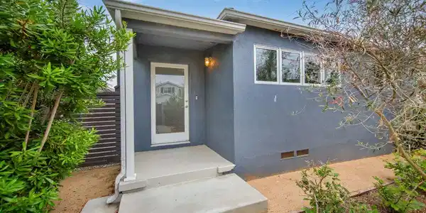 1060 Nowita Place