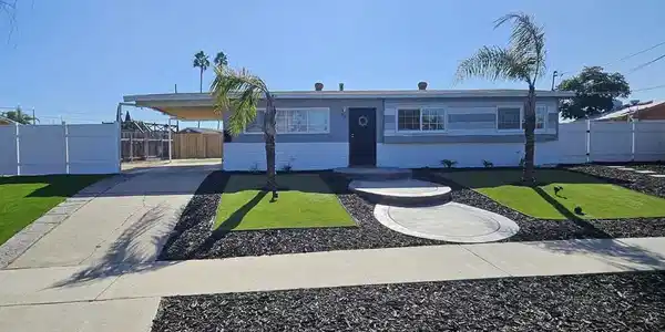 96 E Palomar Street