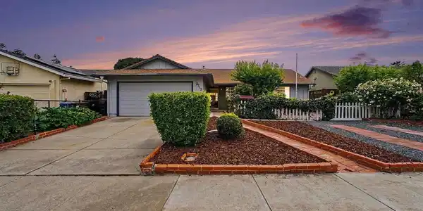 2713 Del Oro Cir
