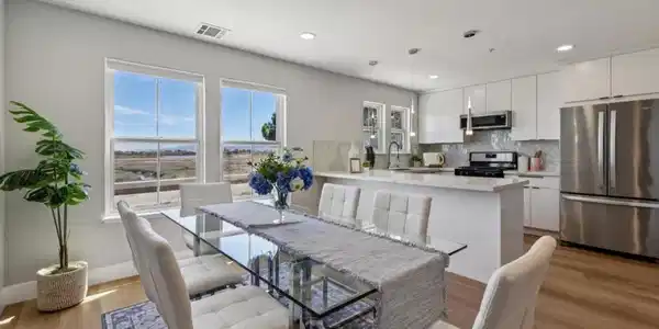 1121 Outrigger Lane