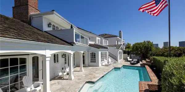 8 Rockingham Drive