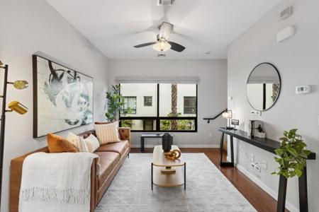 803 Zephyr Dr