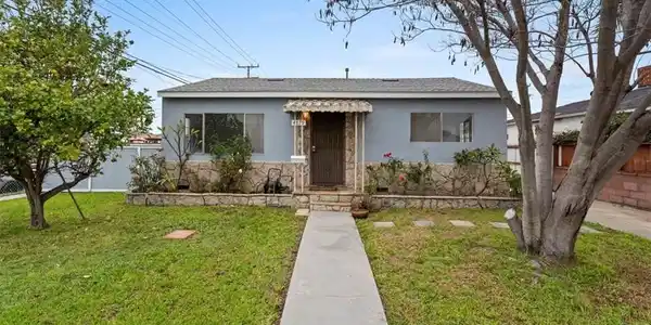 4879 W 136th